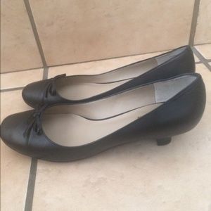 Kenneth Cole Kitten Heels